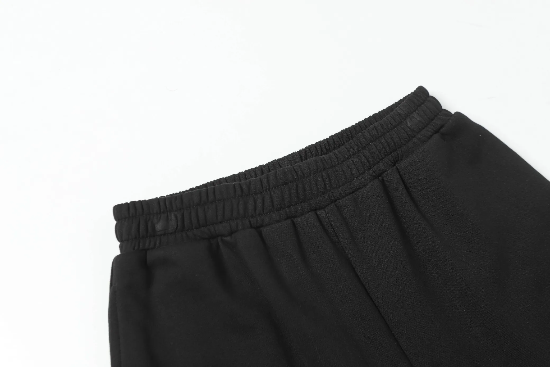 。 100% ，420 ， ， B Logo， Versatile， ， 99%。 、 、 、1:1 。 ：623# Sizes：XS.S.M.L ： Black